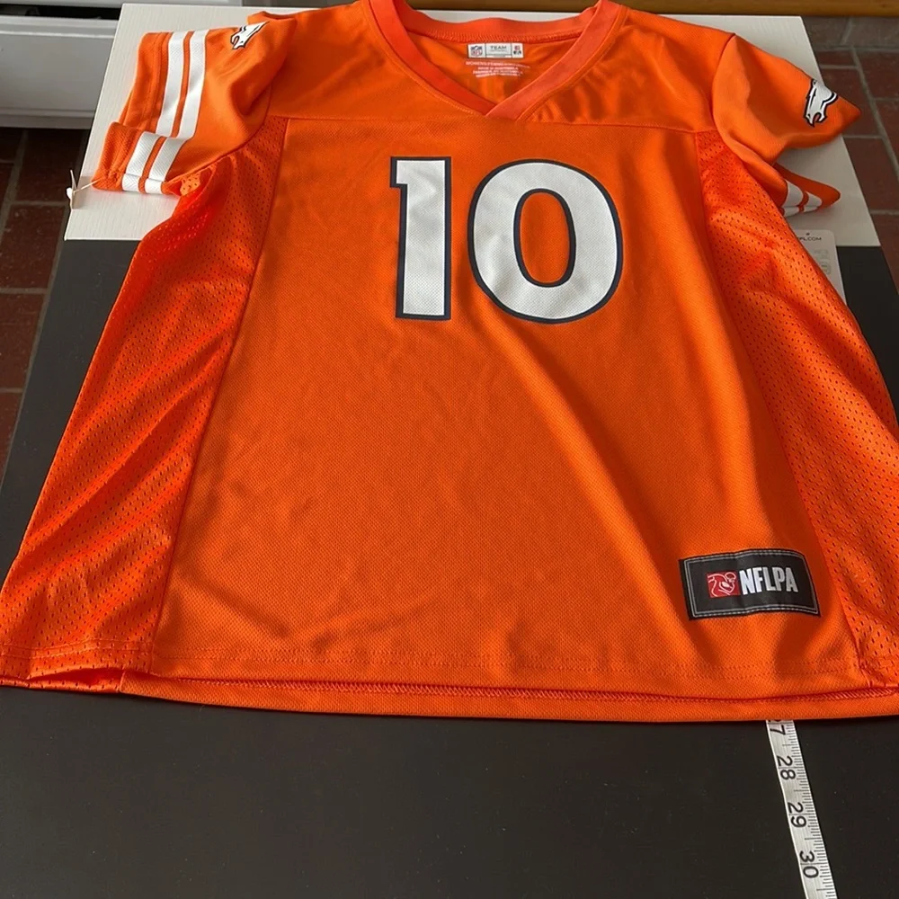 New Women’s Bronco Jersey - Picture 4 of 5